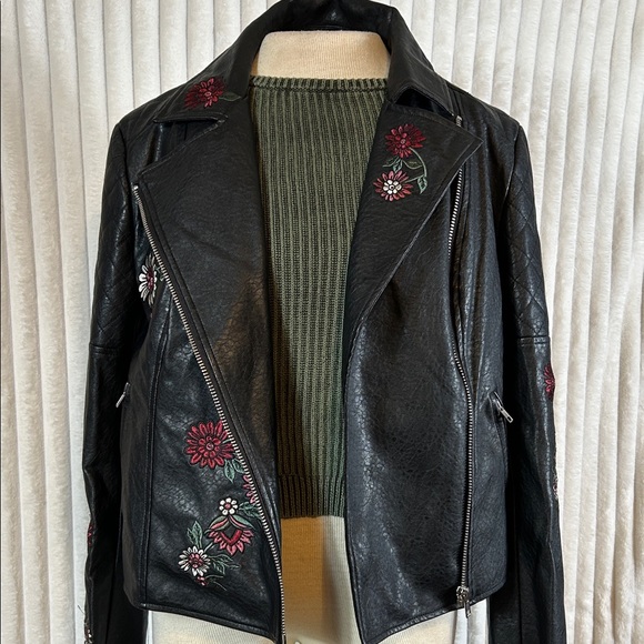 BB Dakota floral embroidered faux leather Moto style jacket, size large - Picture 4 of 11